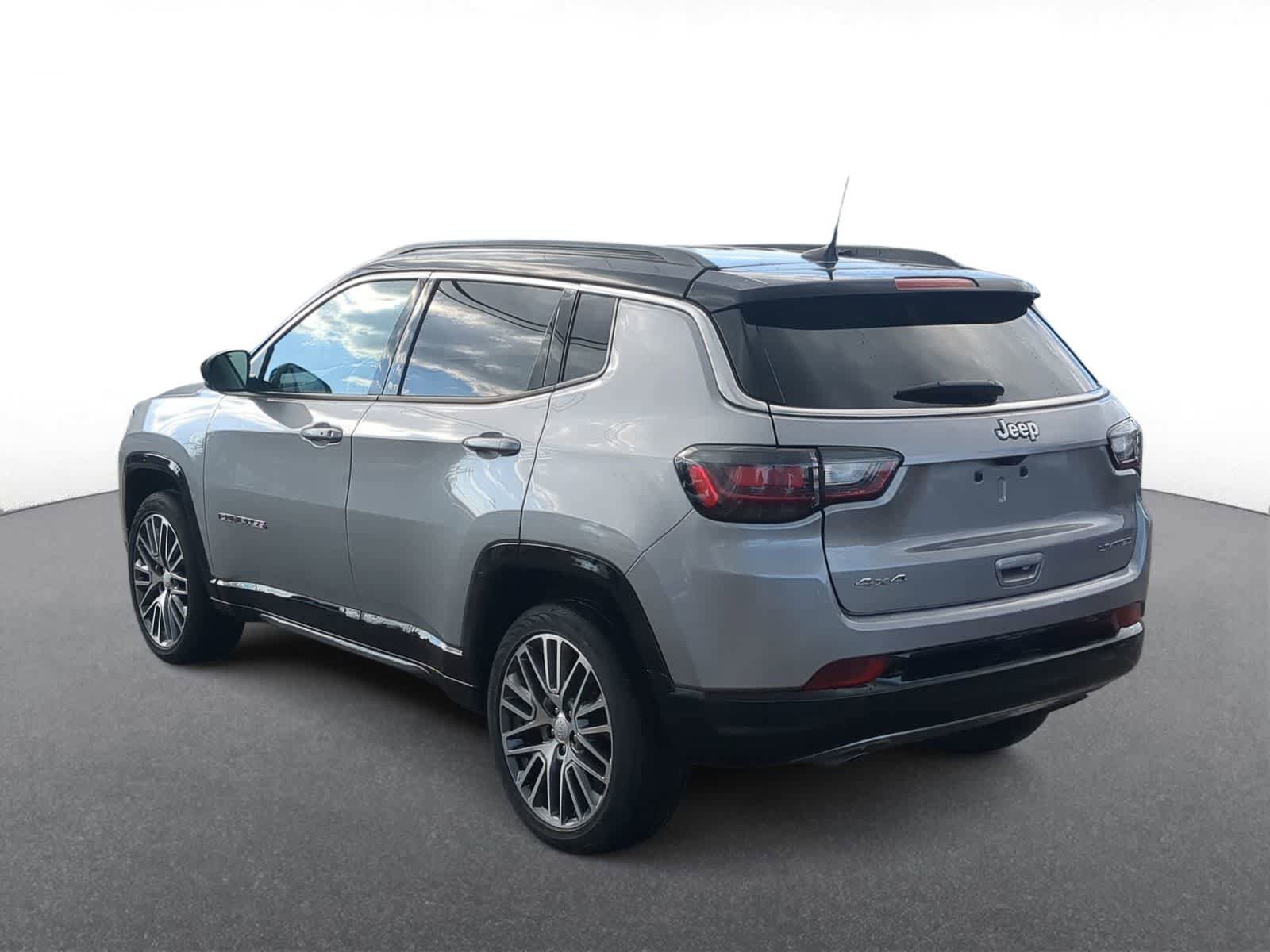 Used 2023 Jeep Compass Limited w/ Elite Group image 6