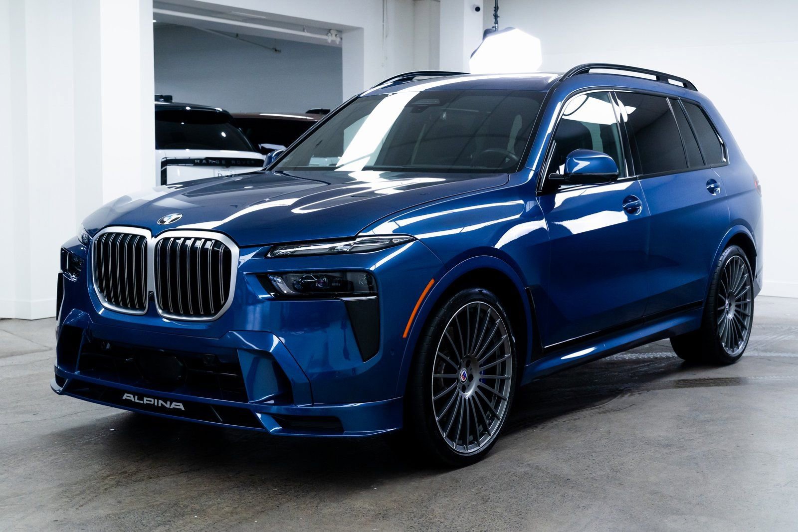 Used 2025 BMW ALPINA XB7 image 3