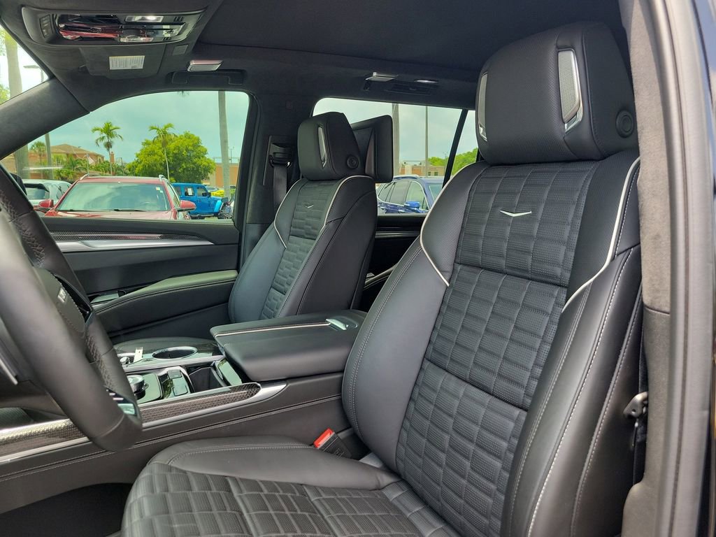 Certified 2026 Cadillac Escalade ESV V w/ LPO, ONYX Package AWD/4WD image 21