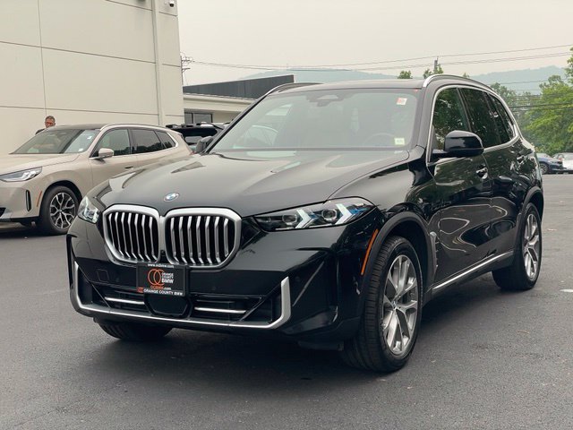 Used 2026 BMW X5 xDrive40i w/ Premium Package AWD/4WD image 2