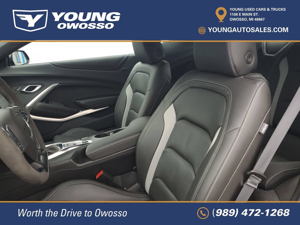 Used 2024 Chevrolet Camaro LT RWD image 8