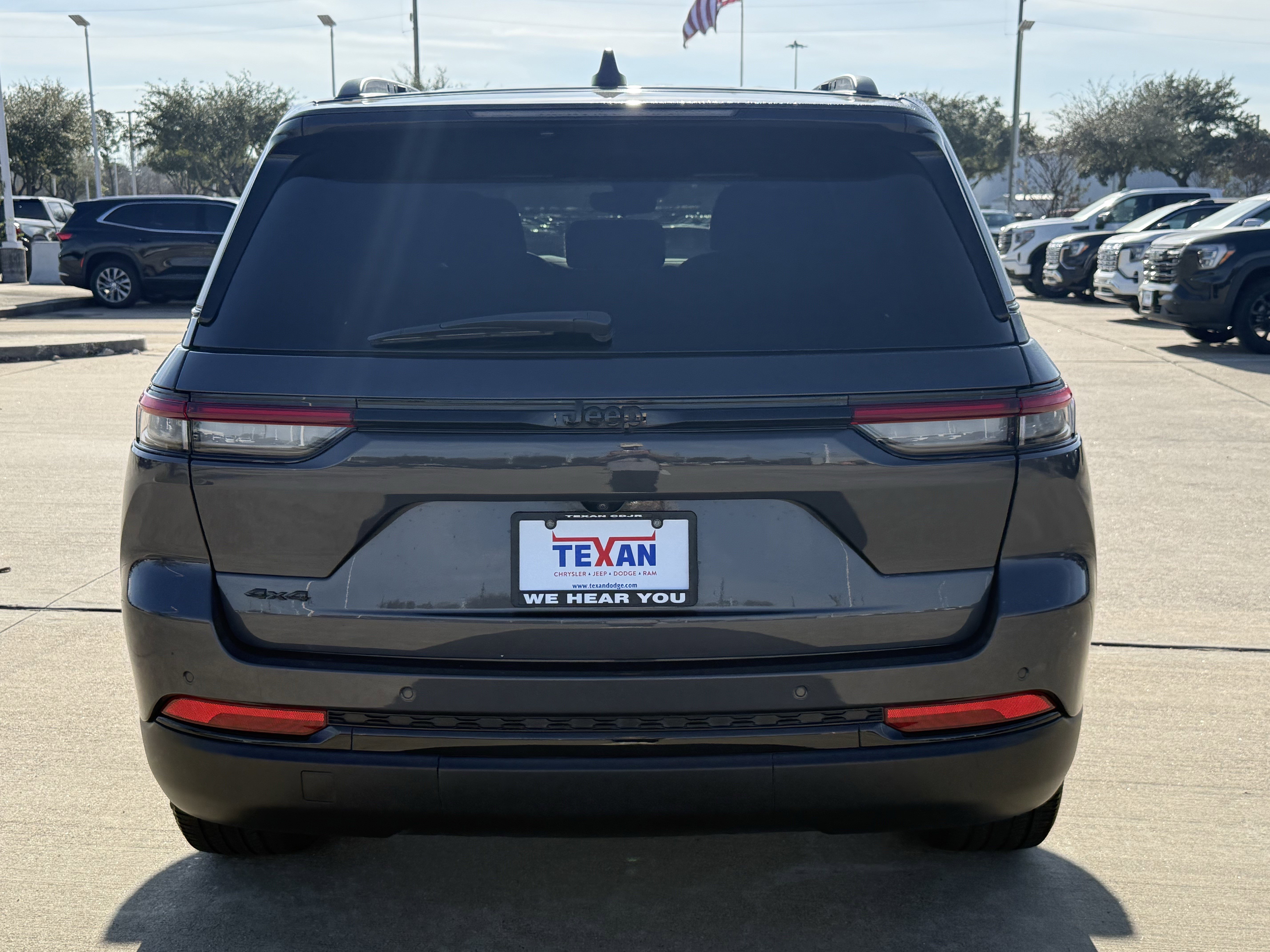 Used 2023 Jeep Grand Cherokee Altitude image 6