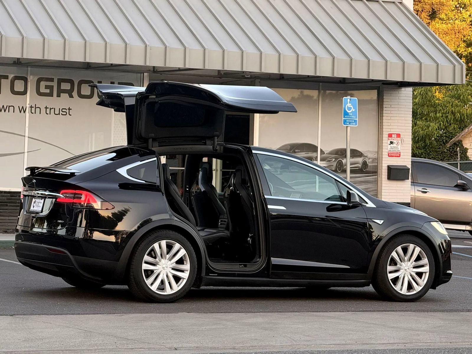 Used 2016 Tesla Model X 90D AWD/4WD image 8