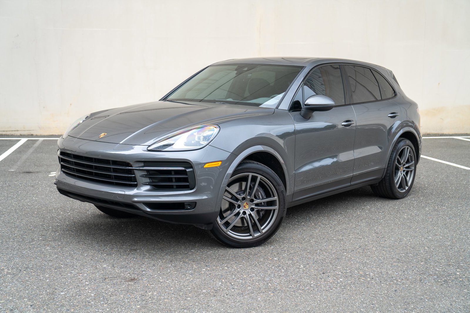 Used 2023 Porsche Cayenne image 1