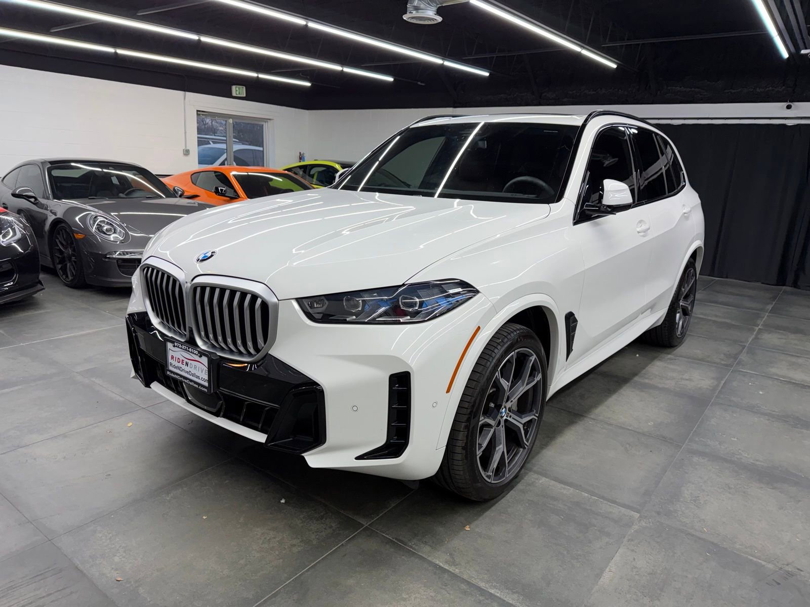 Used 2025 BMW X5 sDrive40i w/ M Sport Package image 1