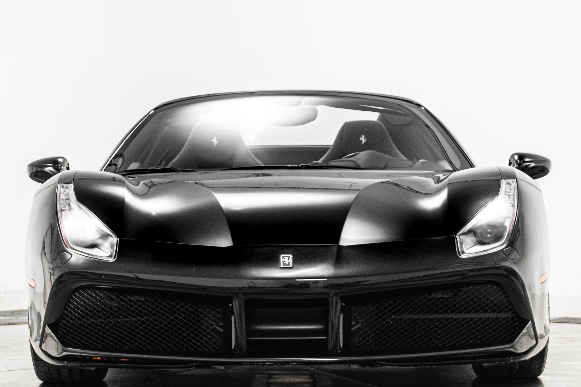 Used 2018 Ferrari 488 Spider RWD image 4