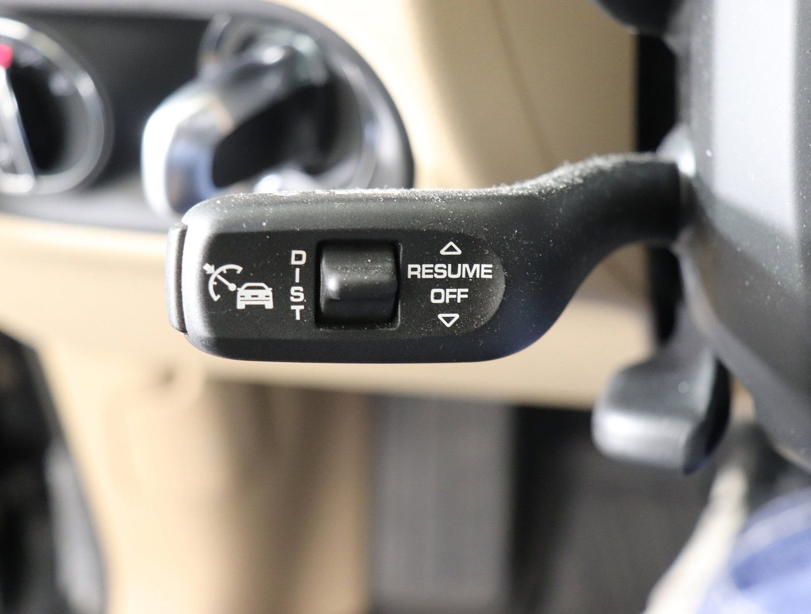 Used 2025 Porsche Macan image 36