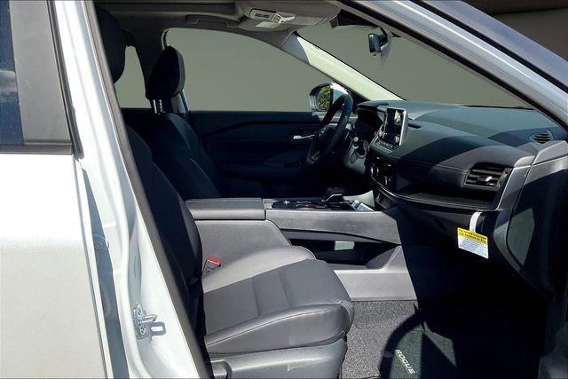New 2026 Nissan Rogue SV AWD/4WD image 9