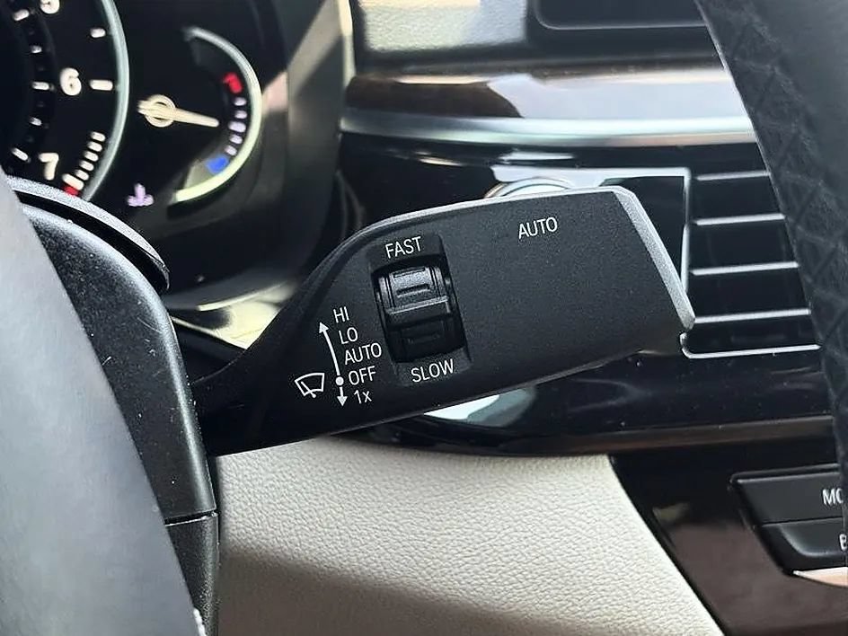 Used 2017 BMW 530i RWD image 23
