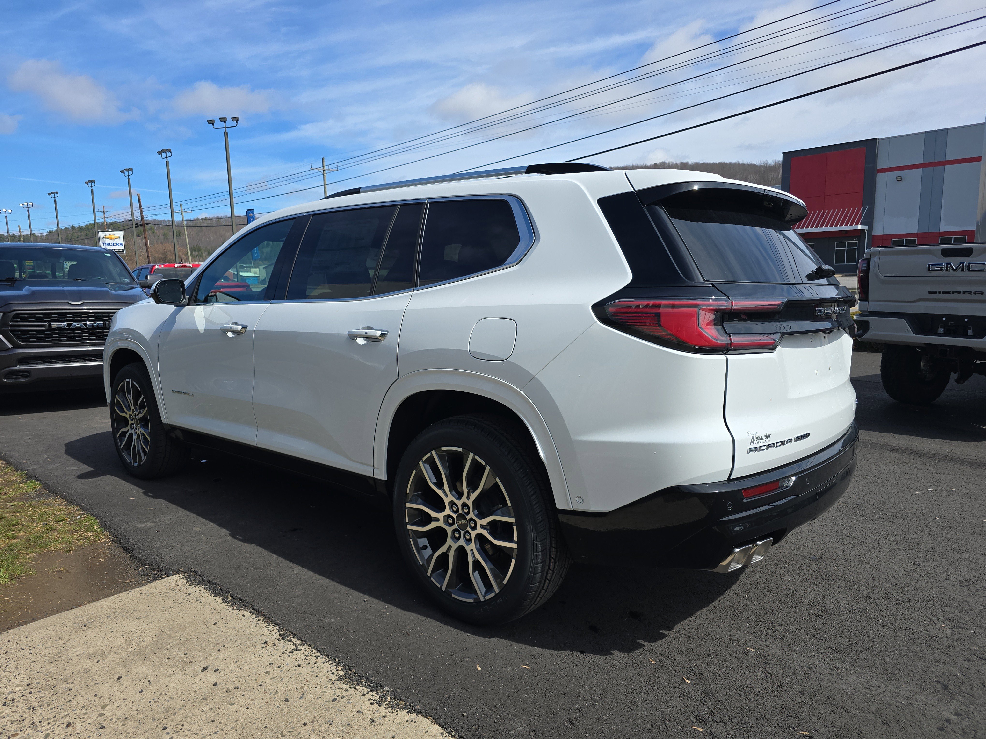New 2026 GMC Acadia Denali Ultimate w/ LPO, Floor Liner Package AWD/4WD image 6