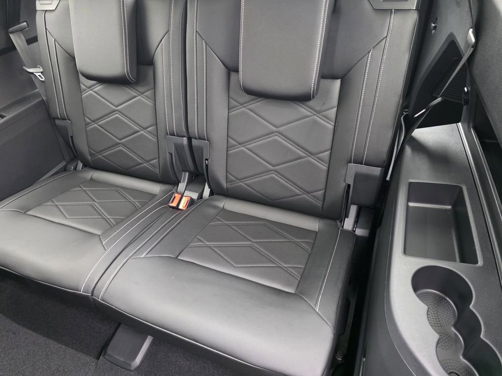 New 2026 Volkswagen Atlas SE image 40