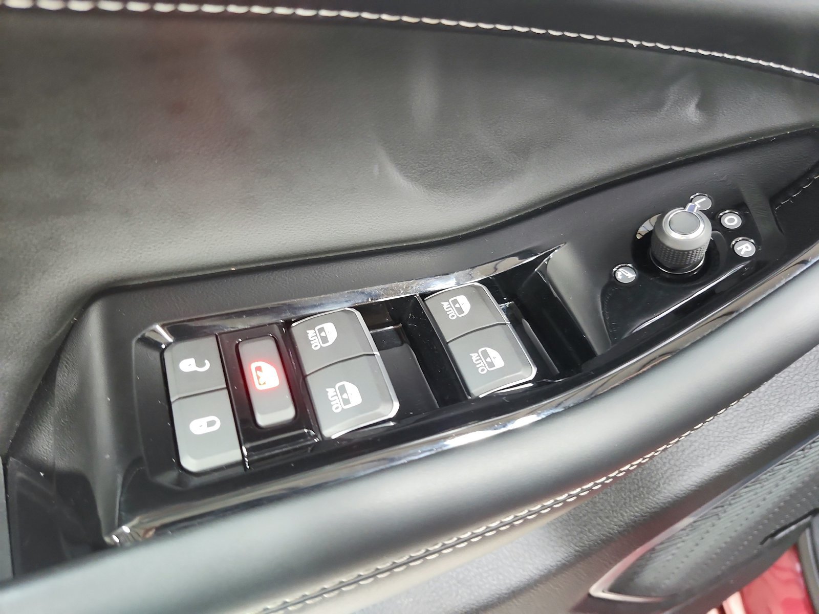 Used 2023 Jeep Grand Cherokee Overland AWD/4WD image 79