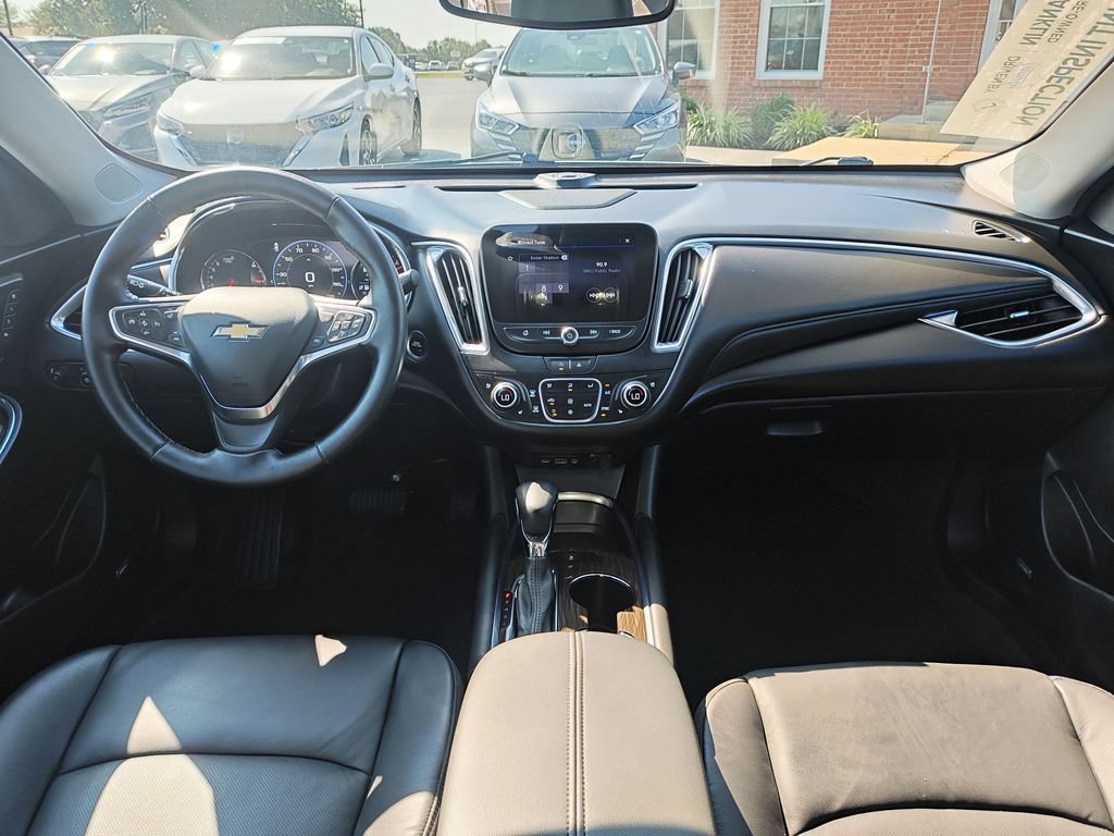 Used 2023 Chevrolet Malibu LT FWD image 13