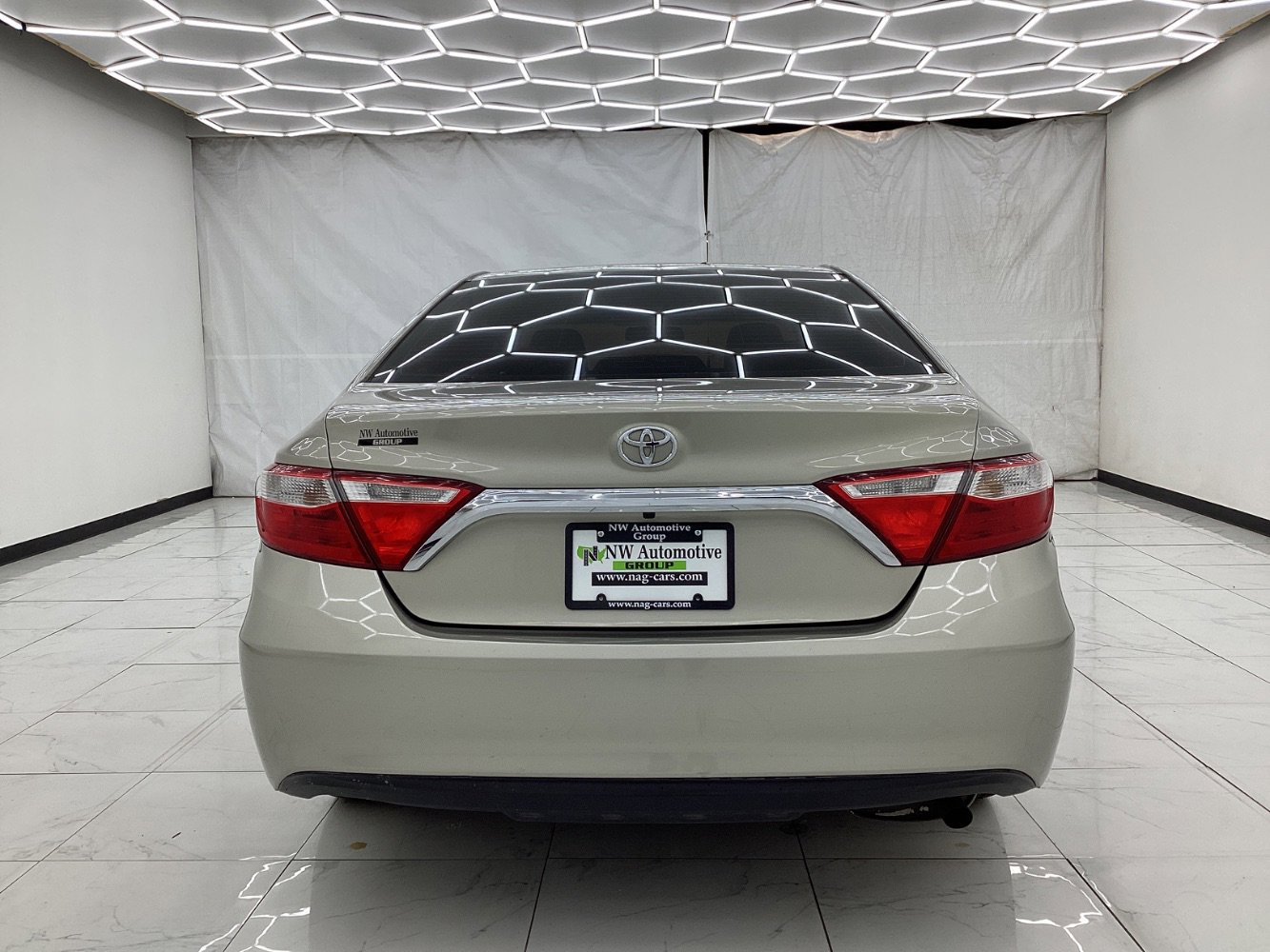 Used 2015 Toyota Camry LE FWD image 10