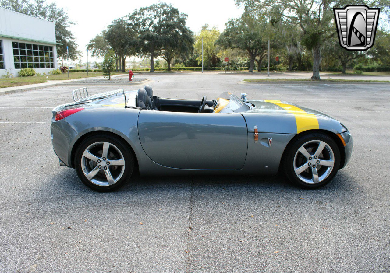 Used 2006 Pontiac Solstice Convertible w/ Premium Package image 15