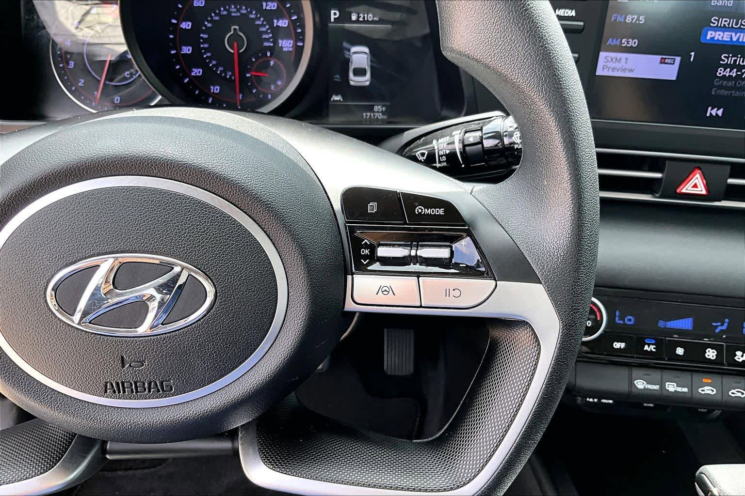 Used 2023 Hyundai Elantra SEL image 23