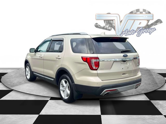 Used 2017 Ford Explorer XLT w/ Equipment Group 201A AWD/4WD image 5