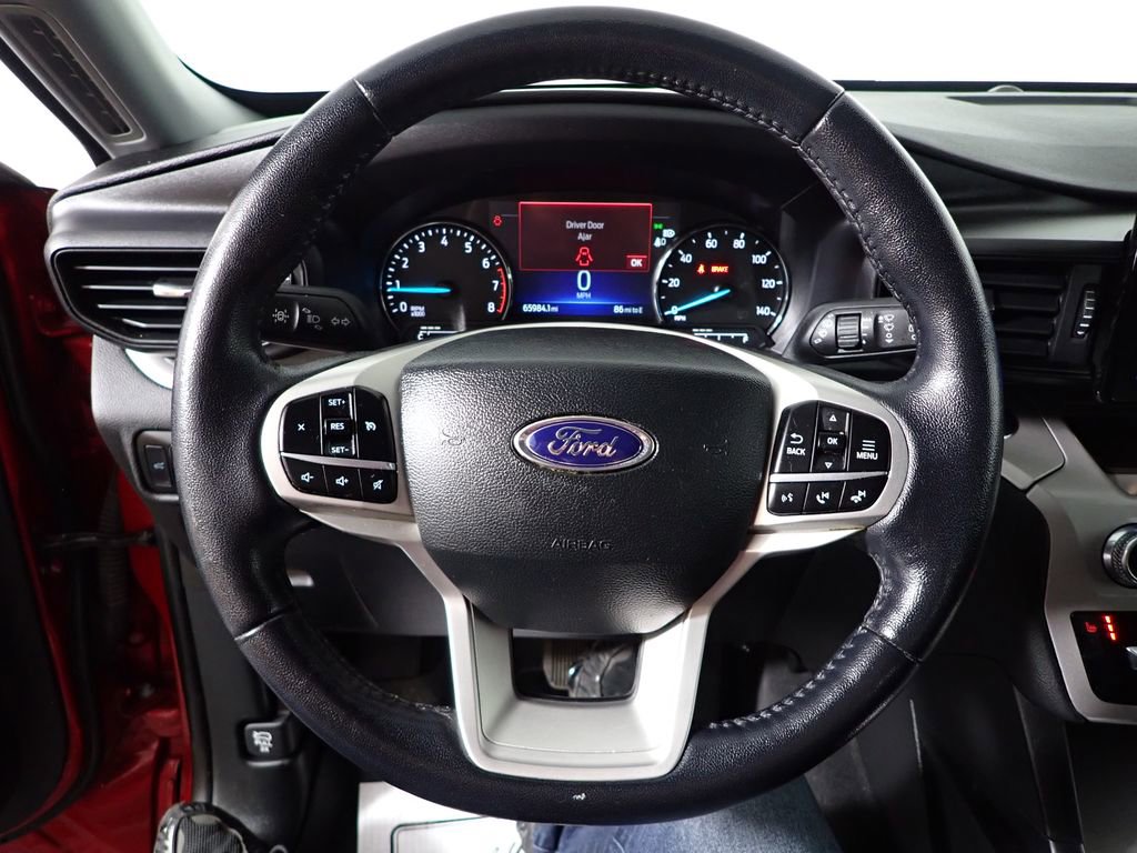Used 2023 Ford Explorer XLT AWD/4WD image 27