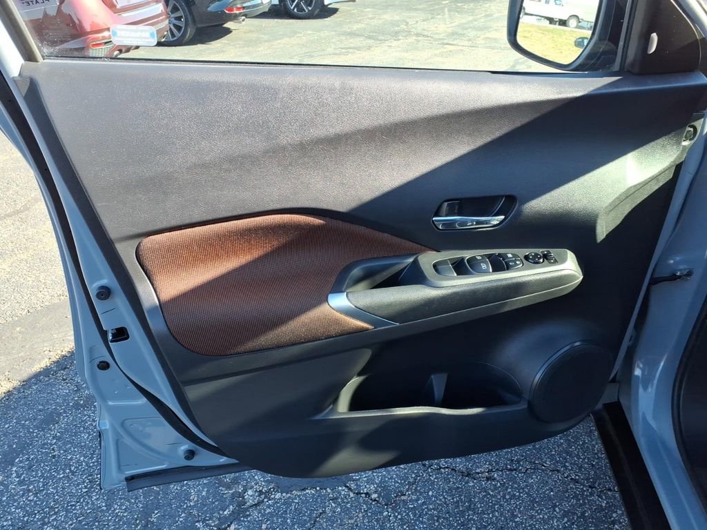 Certified 2023 Nissan Kicks SR w/ Interior Electronics Package FWD image 14