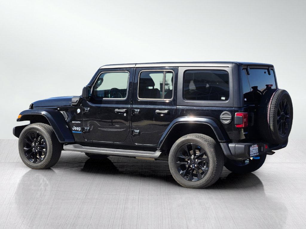 Used 2023 Jeep Wrangler Unlimited Sahara w/ Cold Weather Group AWD/4WD image 8