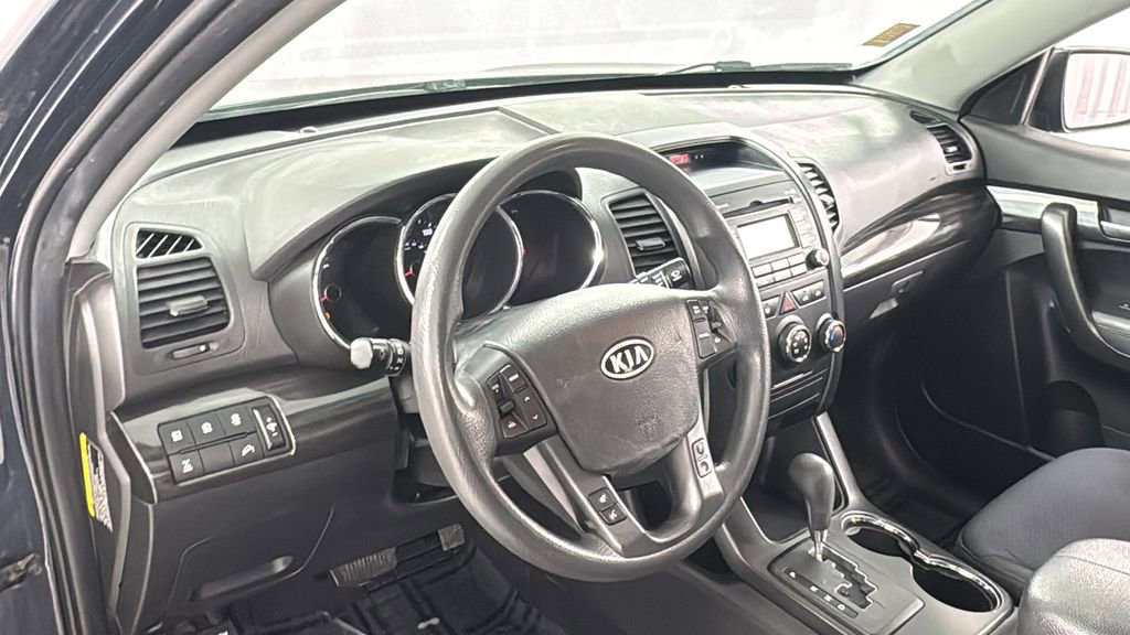 Used 2013 Kia Sorento LX w/ Third Row Pkg image 36