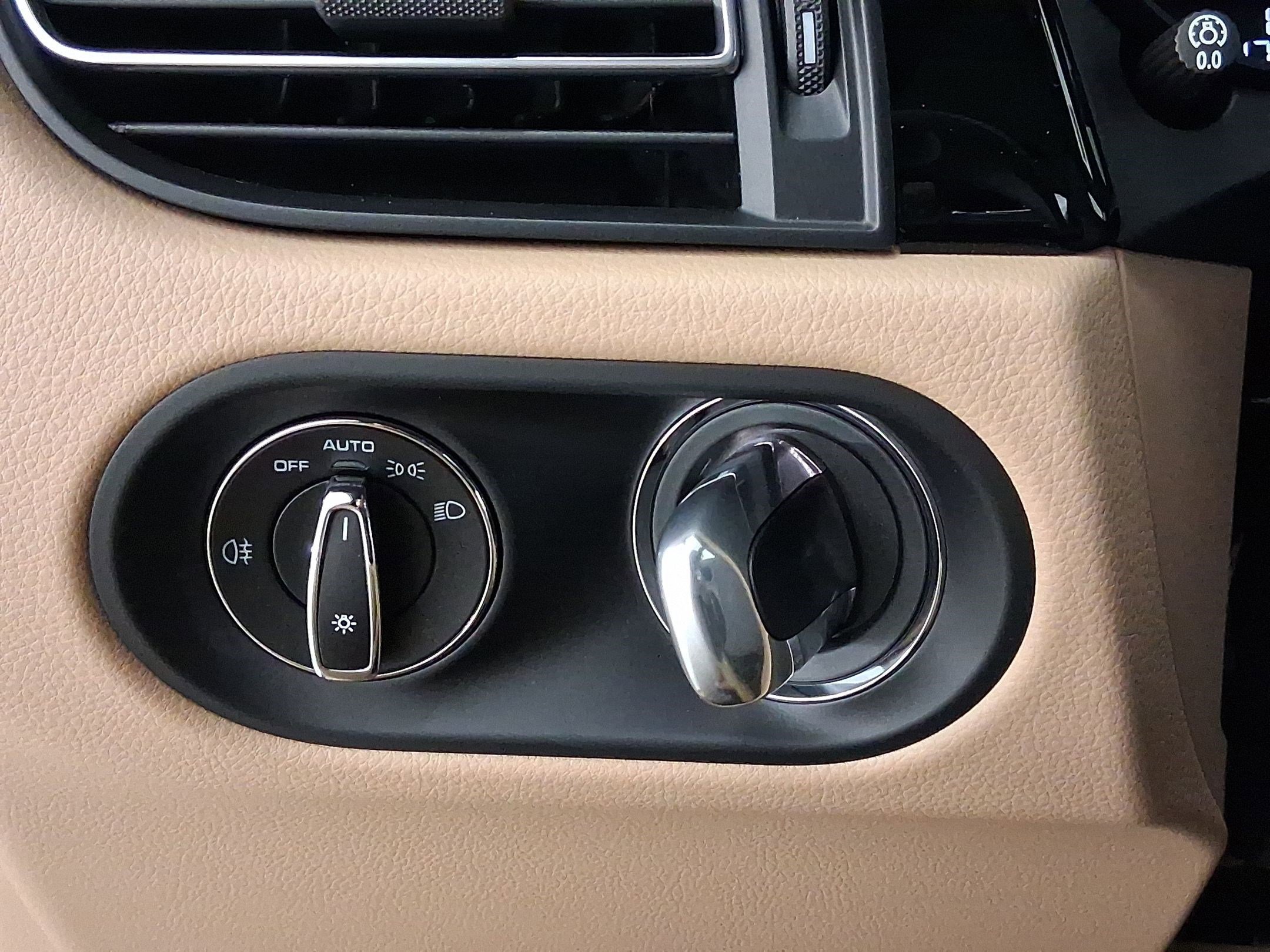 Used 2026 Porsche Macan image 24