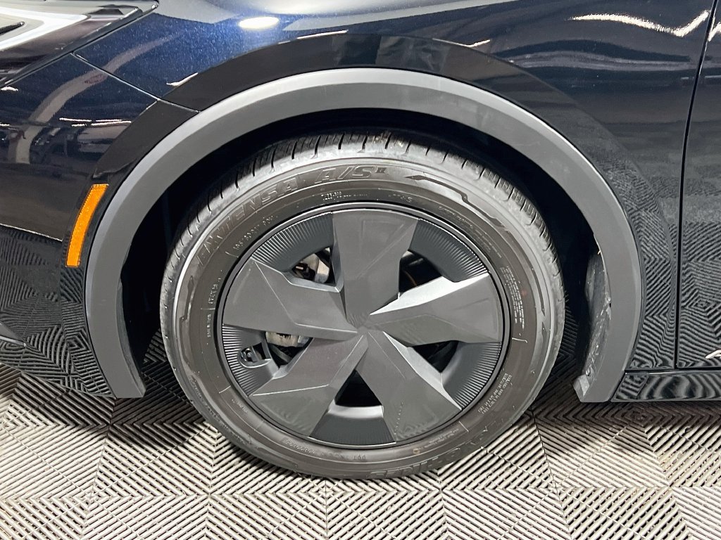 Certified 2026 Toyota Prius LE AWD/4WD image 26