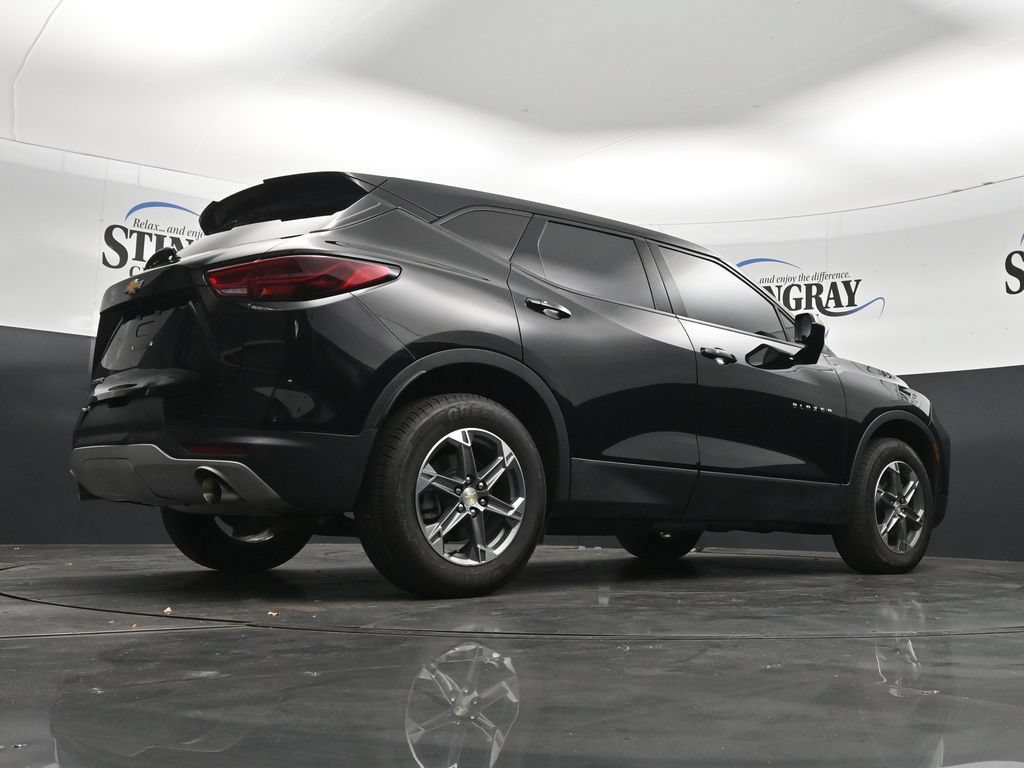 Used 2023 Chevrolet Blazer LT FWD image 32