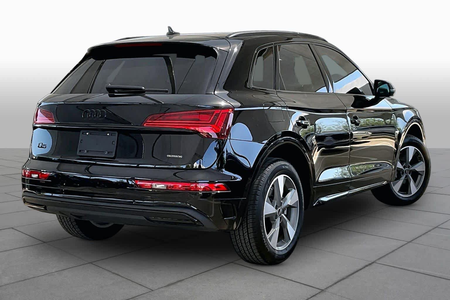 Used 2025 Audi Q5 2.0T Premium w/ Convenience Plus Package AWD/4WD image 13