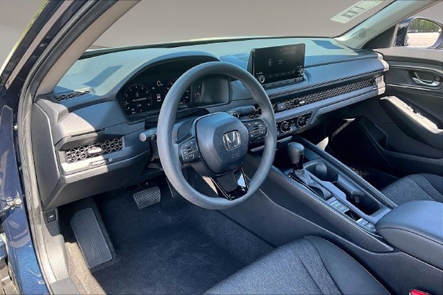 Certified 2025 Honda Accord SE image 17