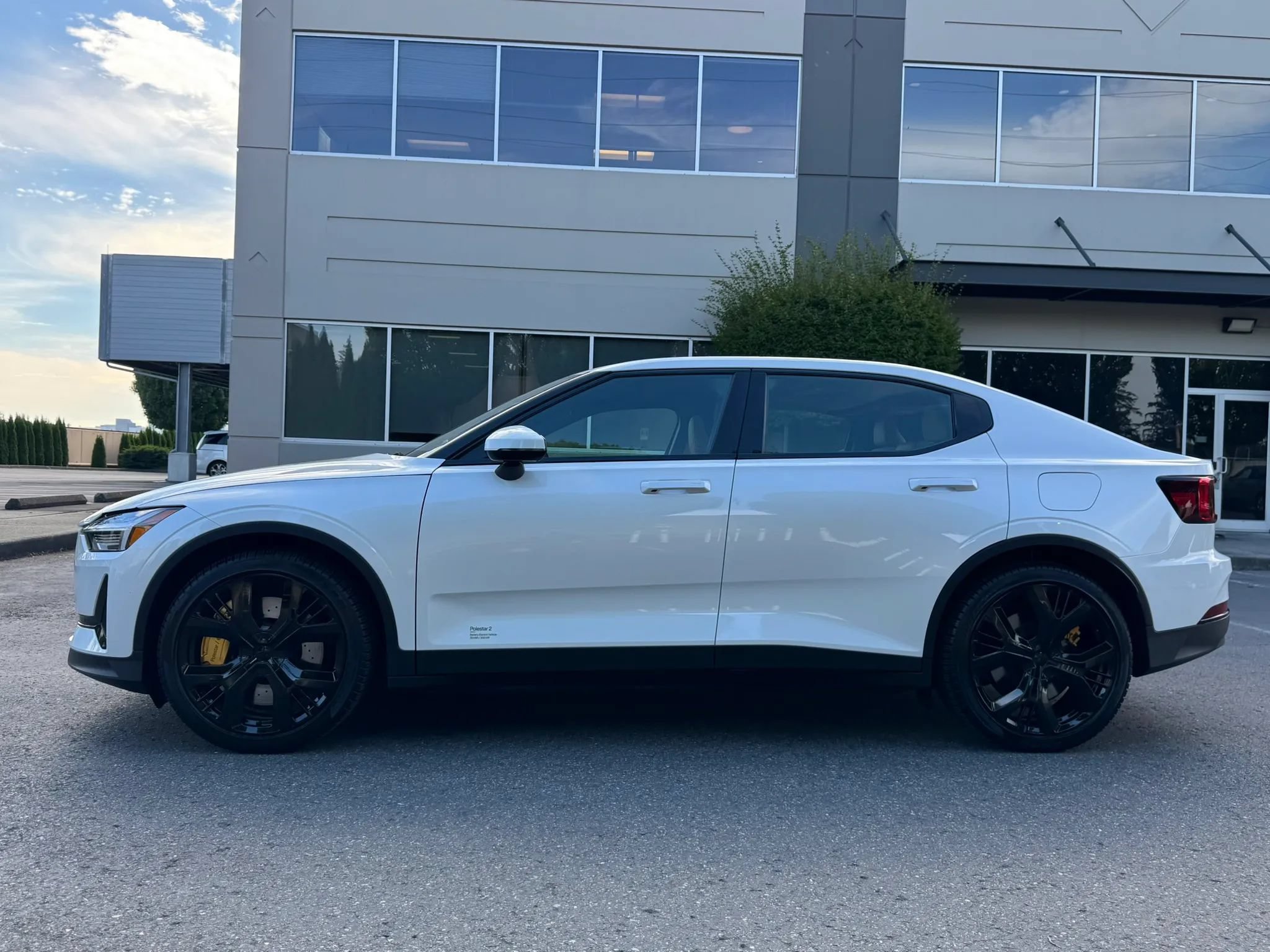 Used 2022 Polestar Polestar 2 w/ Performance Package AWD/4WD image 6