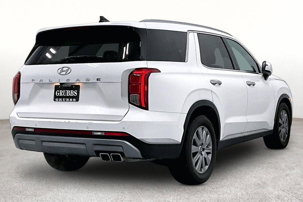 Used 2025 Hyundai Palisade SEL FWD image 2