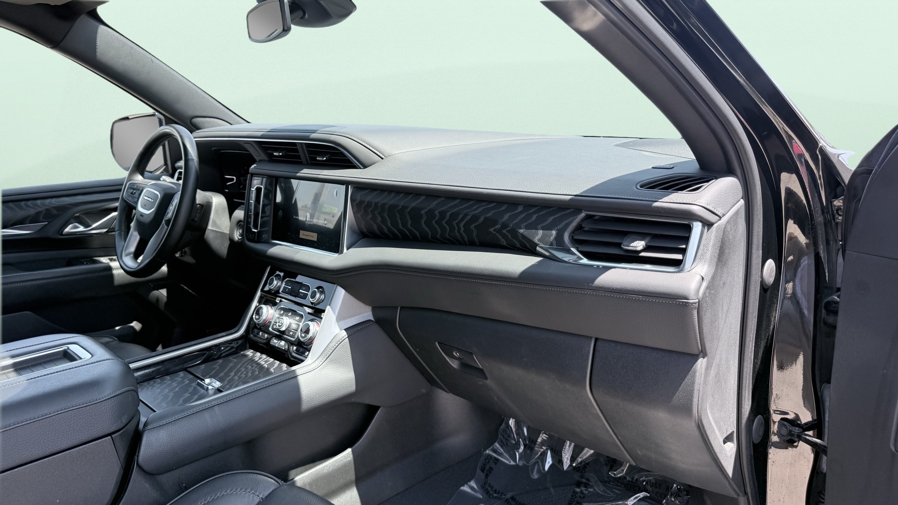 Used 2023 GMC Yukon Denali AWD/4WD image 48