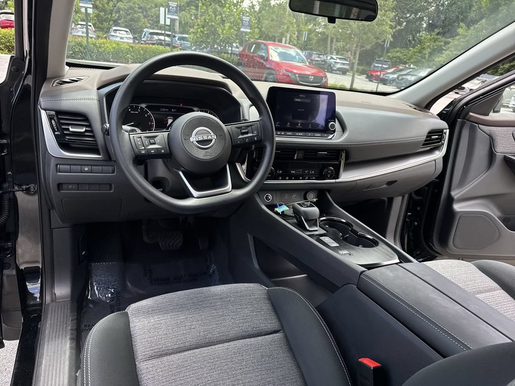 Used 2023 Nissan Rogue SV FWD image 35