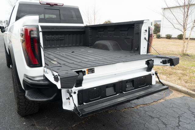 Used 2025 GMC Sierra 2500 AT4X image 12