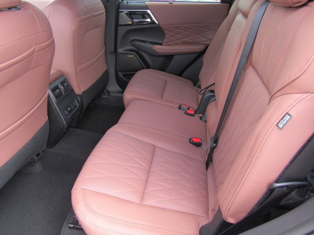 New 2025 Mitsubishi Outlander SEL image 9