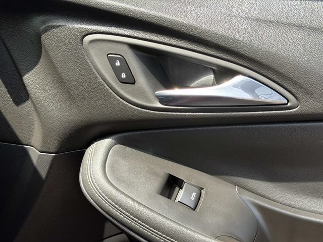 Used 2023 Buick Encore GX Essence w/ Experience Buick Package FWD image 20