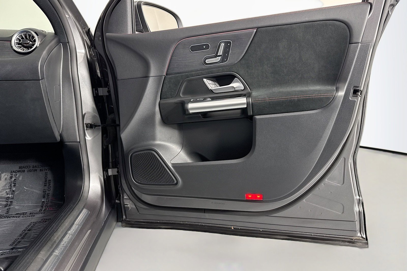 Certified 2023 Mercedes-Benz GLA 250 4MATIC image 24