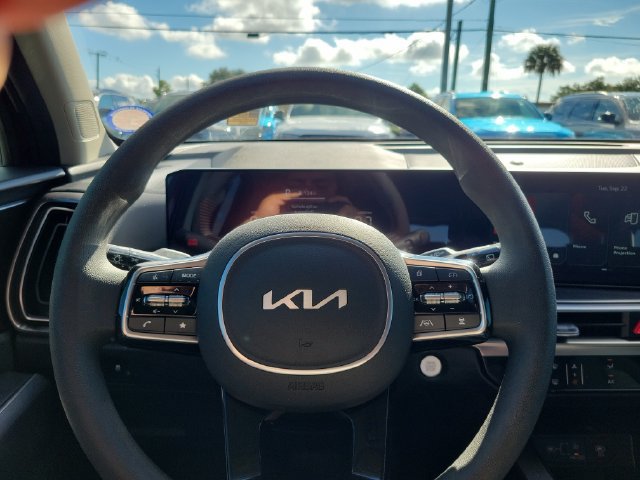 Used 2025 Kia Sorento LX FWD image 20