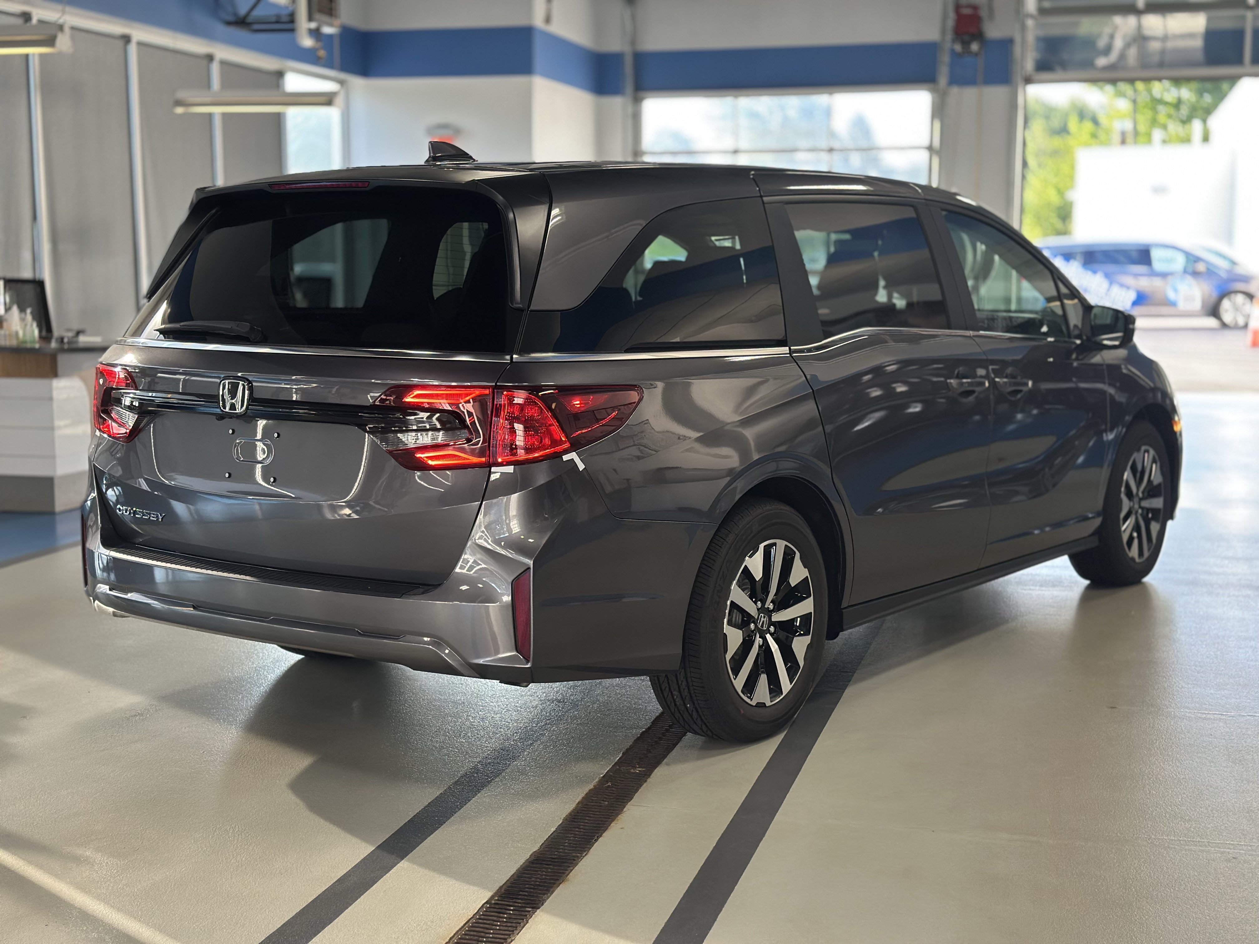 New 2026 Honda Odyssey EX-L image 5