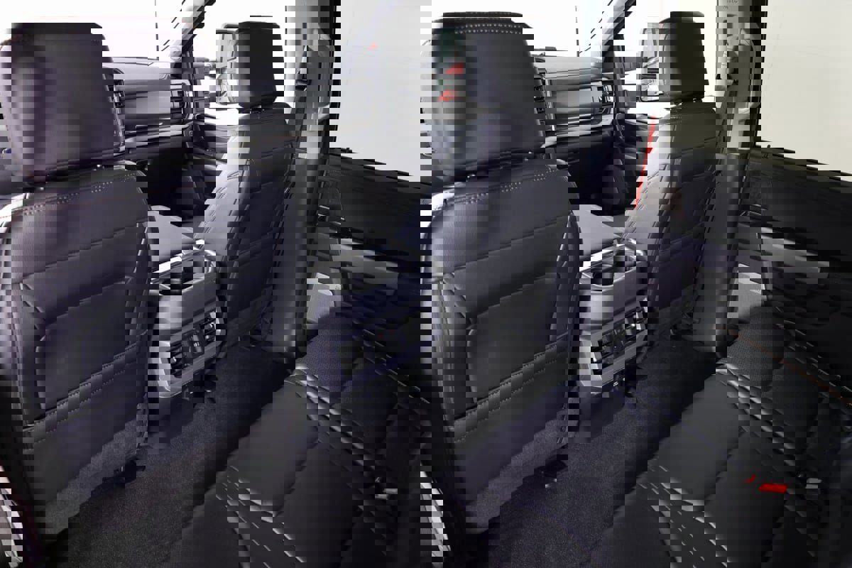 Used 2025 Ford F350 Lariat w/ Chrome Package image 49