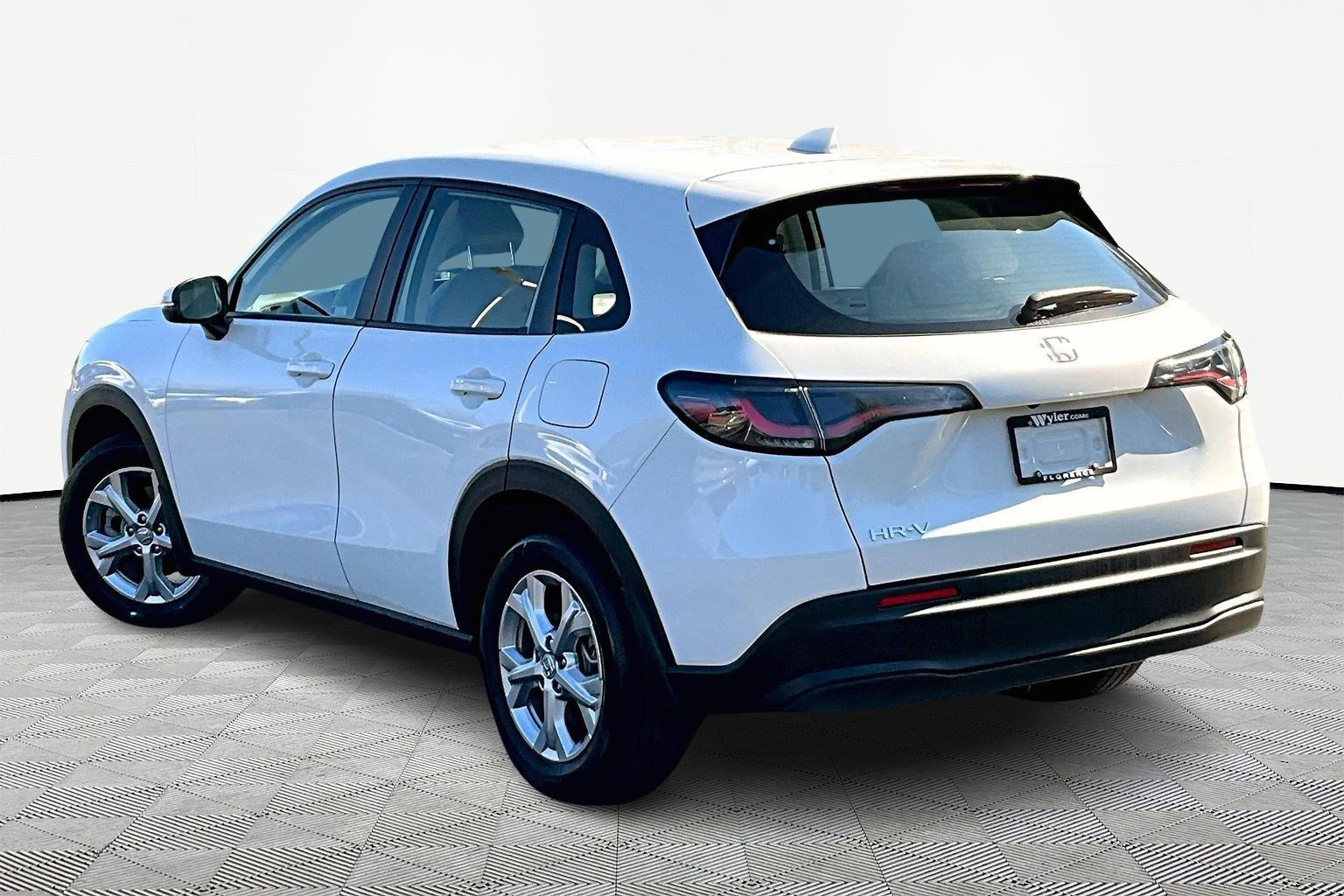 Used 2024 Honda HR-V LX image 4