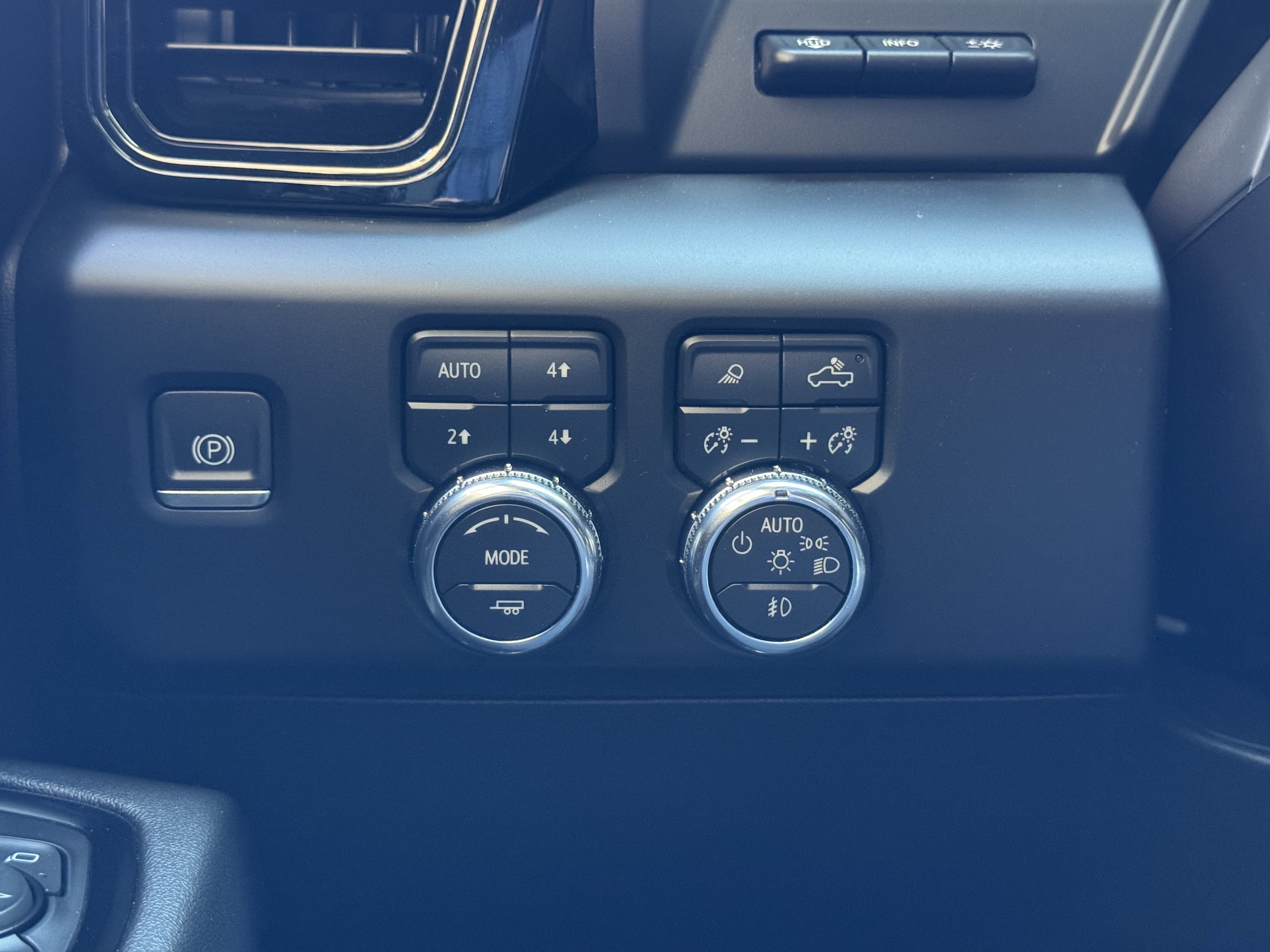 Certified 2023 GMC Sierra 1500 AT4 w/ AT4 Premium Package AWD/4WD image 31