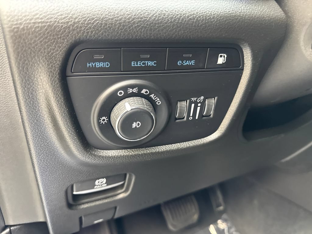 Used 2022 Jeep Grand Cherokee Overland w/ Advanced Protech Group III AWD/4WD image 56