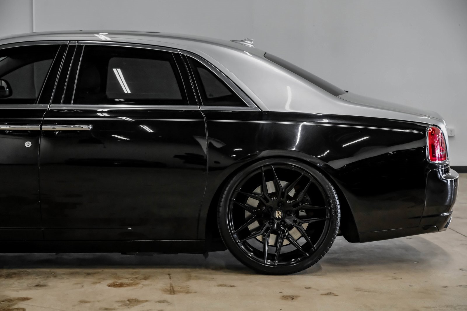 Used 2014 Rolls-Royce Ghost image 20