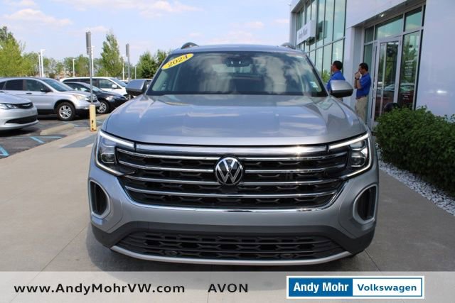 Used 2024 Volkswagen Atlas SE AWD/4WD image 2