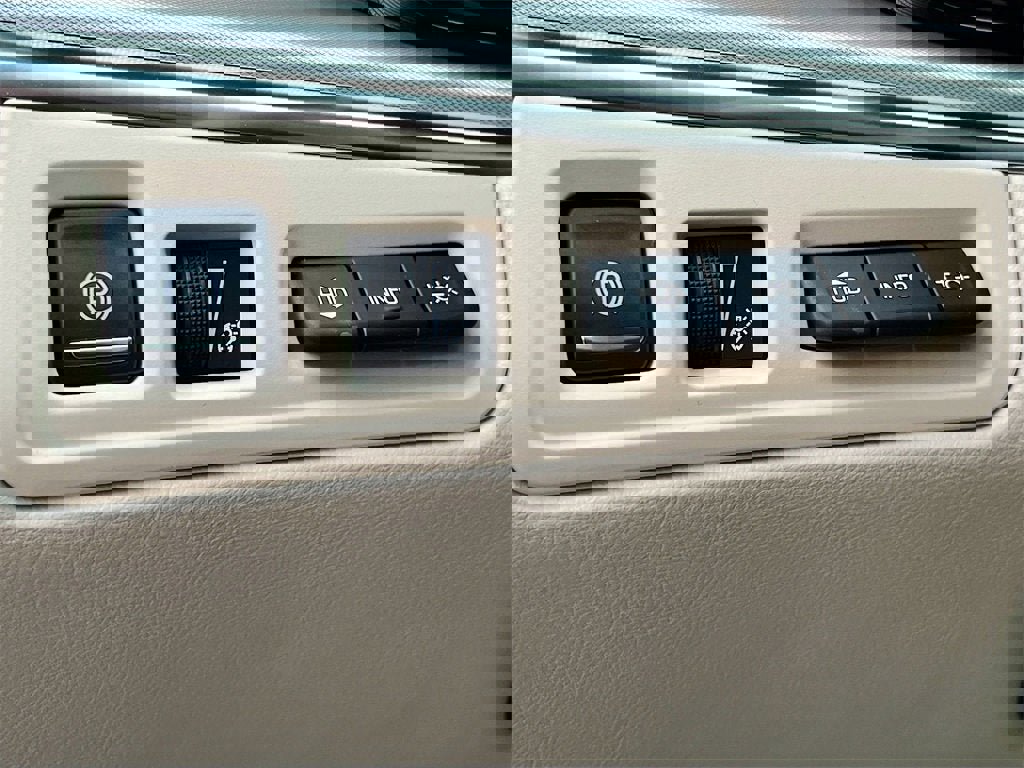 New 2026 Cadillac XT5 Premium Luxury w/ Driver Assist Package image 9