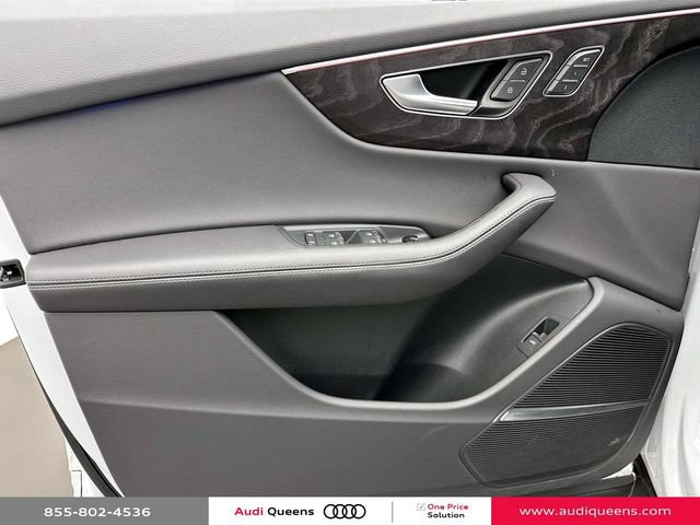 Used 2023 Audi Q8 Premium Plus w/ Premium Plus Package AWD/4WD image 17