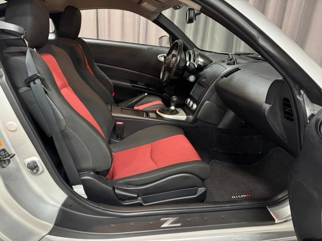 Used 2007 Nissan 350Z NISMO RWD image 9