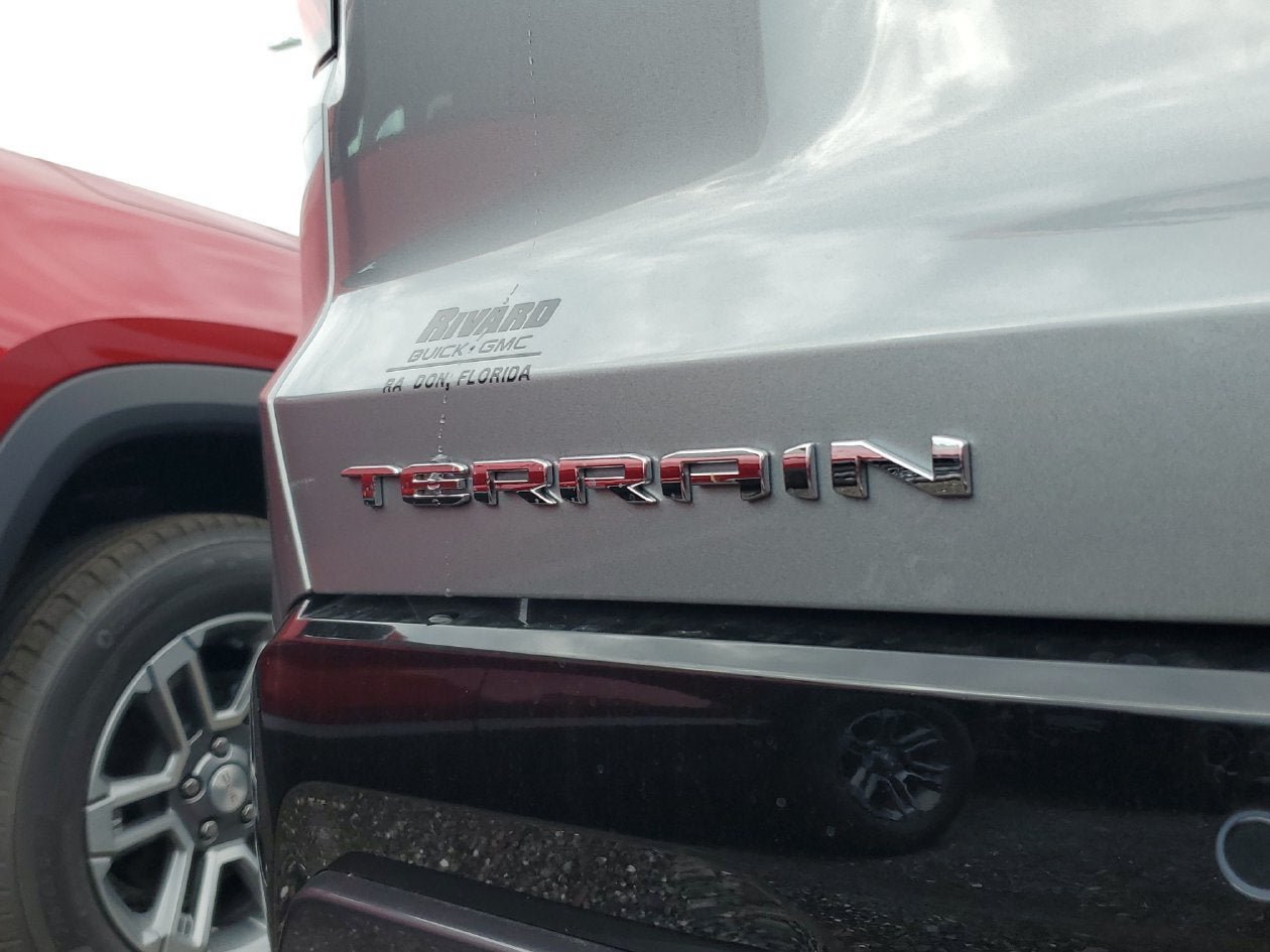 New 2027 GMC Terrain AT4 w/ Technology Package II AWD/4WD image 8